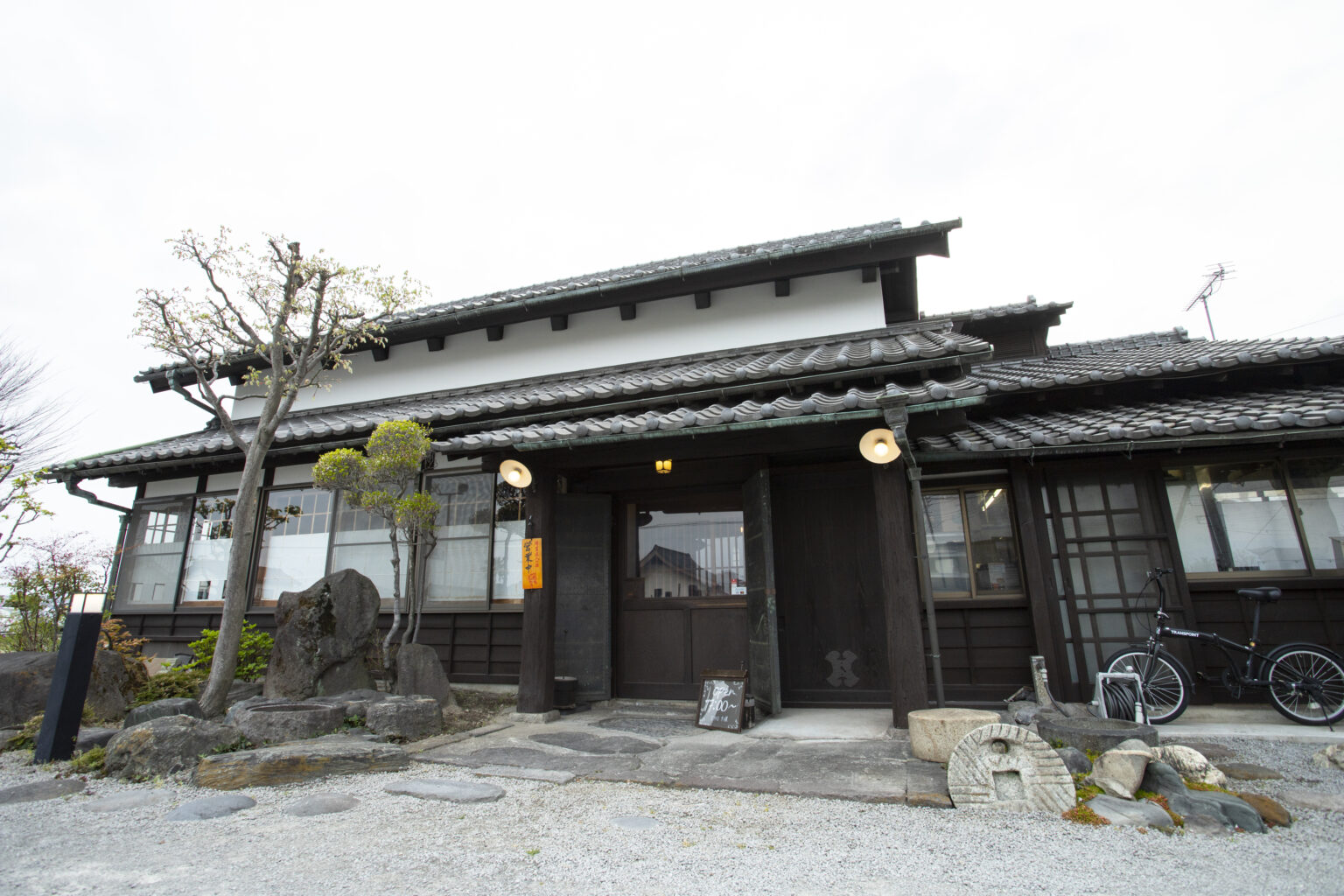 【渋川市】築300年の古民家で旨い料理と酒を嗜む。大人の隠れ家的な酒場。 - motto+(群馬情報)